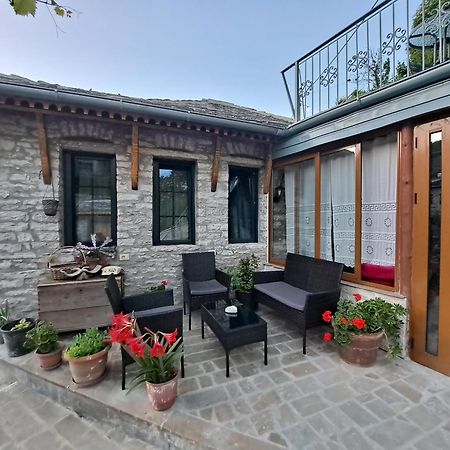 "Villa 70" Guesthouse จีโรคาสเตอร์ ภายนอก รูปภาพ