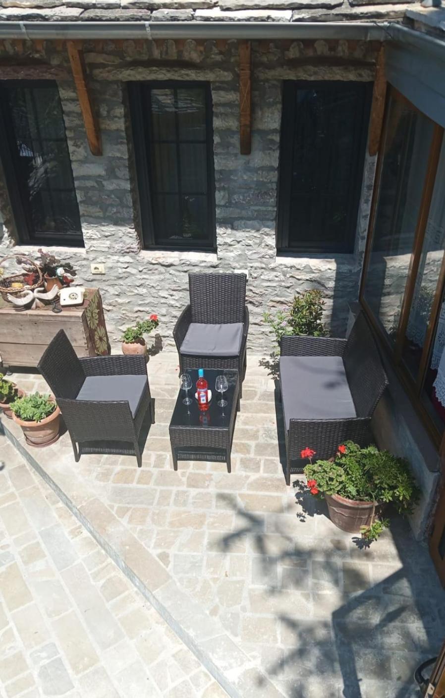 "Villa 70" Guesthouse จีโรคาสเตอร์ ภายนอก รูปภาพ